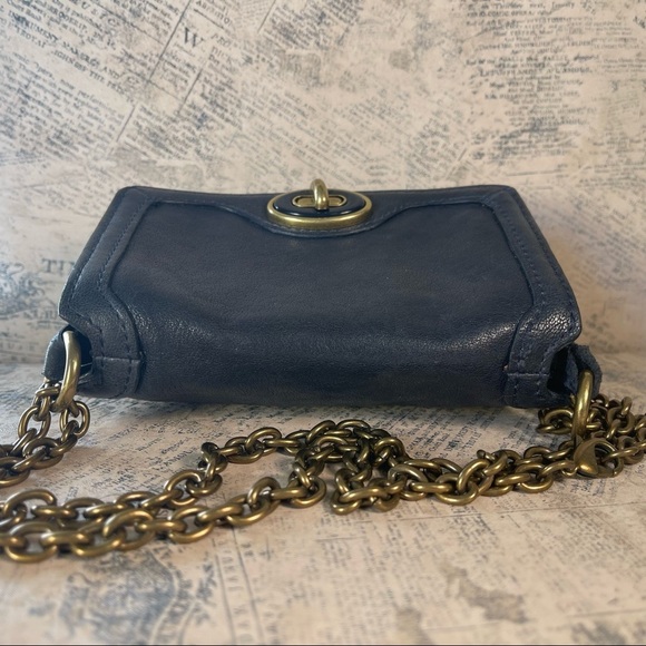 Fossil Blue Leather Turn Lock Chain Strap Mini Bag - Picture 5 of 11